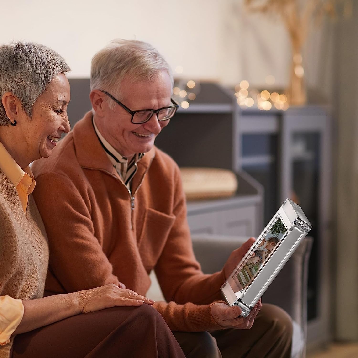 Amaboo Acrylic Digital Picture Frame, Newest Transparent Photo Frame Design Digital Photo Frame-IPS HD Screen 16GB Memory Auto Rotation Photo/Music/Video Playback 【5" & 7" & 10.1" inch WiFi Frameo】